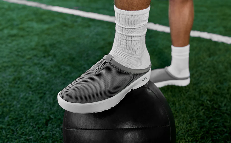 oofos M OOCOOZIE SPORT MULE WHITE SLATE