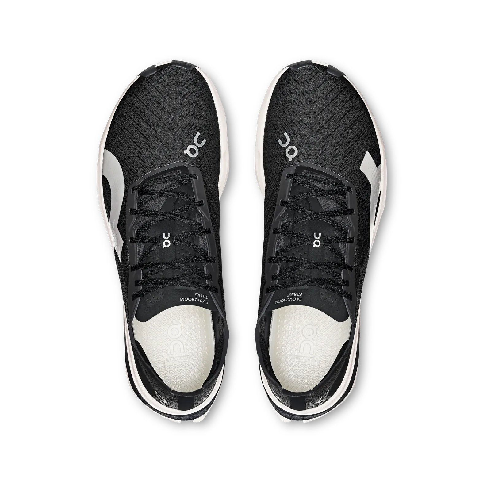 On M CLOUDBOOM STRIKE BLACK/WHITE